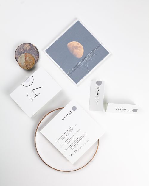 vestuvinis kvietimas minimalistinis bohemiškas