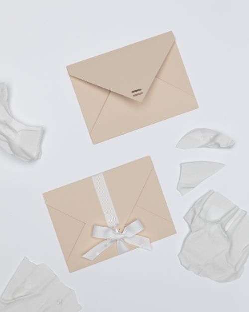 B6 formato spalvoti sulankstomi vokai – dėkliukai su kaspinu