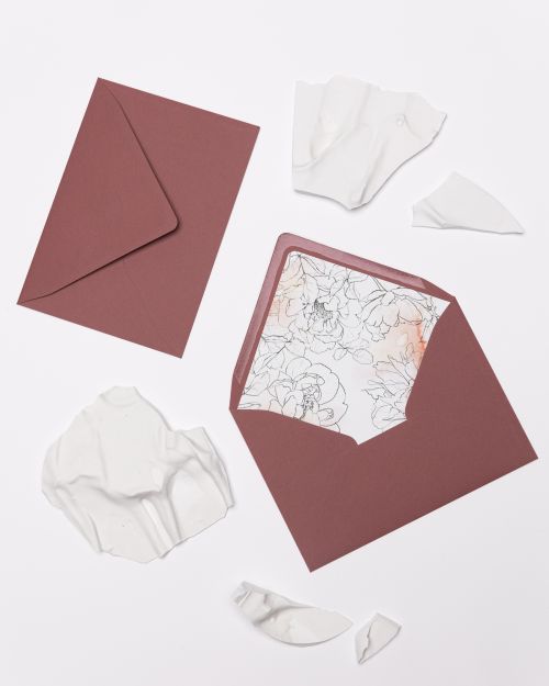 B6 formato vokai kvietimas su raštuota iklija