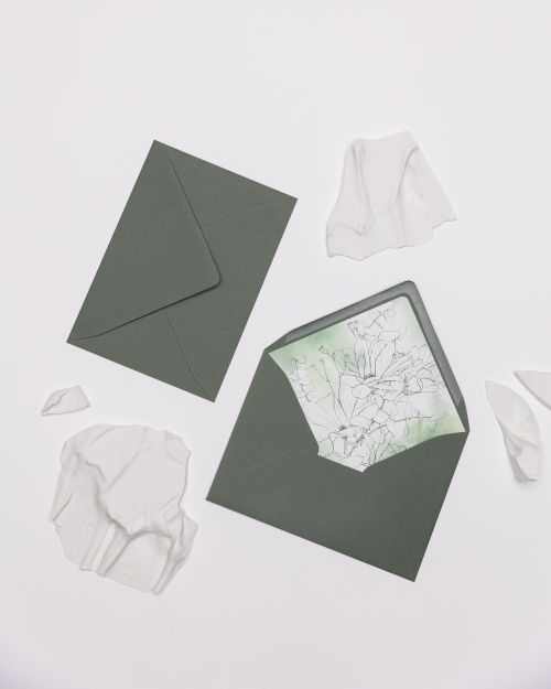 B6 formato vokai kvietimas su raštuota iklija