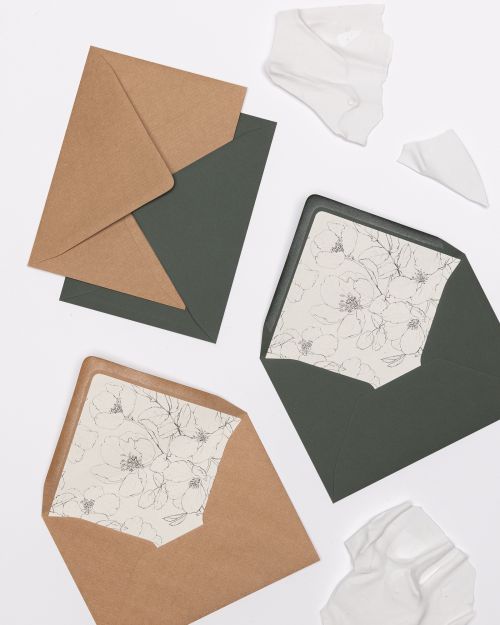 B6 formato vokai kvietimas su raštuota iklija