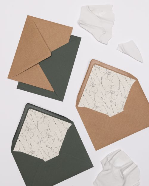 B6 formato vokai kvietimas su raštuota iklija